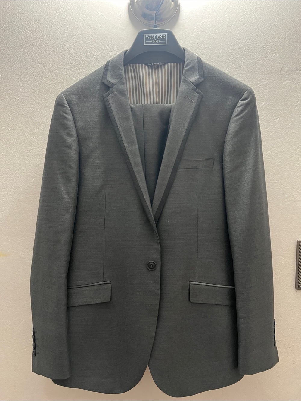 West End Men's Charcoal Gray Single-Breasted Suit Jacket